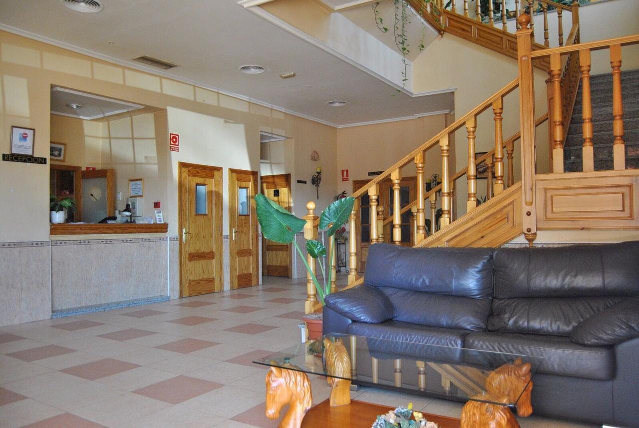 Hotel Las Dehesas Navalvillar de Pela Екстериор снимка