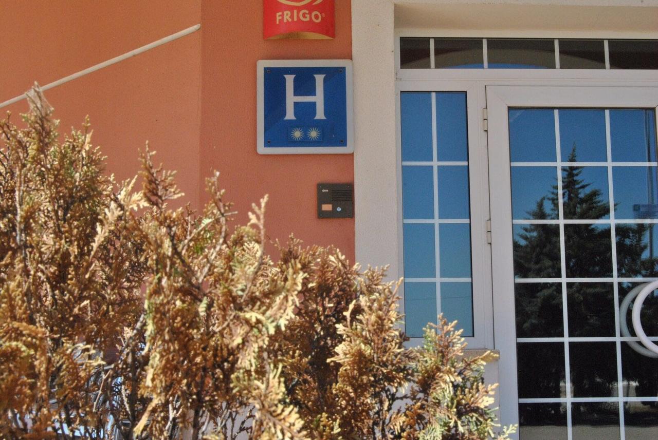 Hotel Las Dehesas Navalvillar de Pela Екстериор снимка
